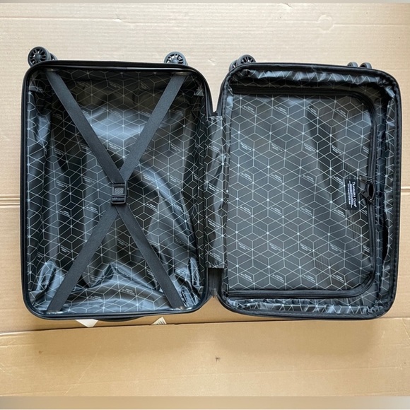 Milky Blue Hard Cover Carry on 22” luggage suitcase - Picture 8 of 10